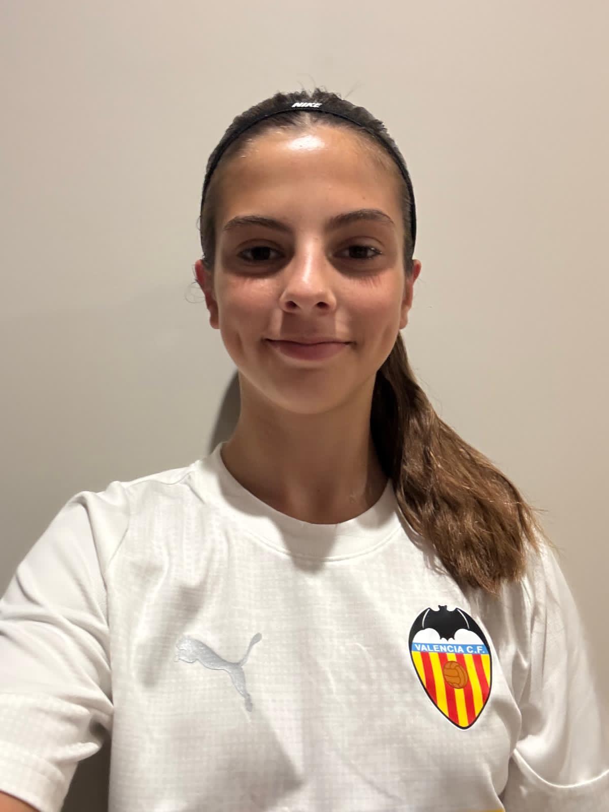 EVA GOMEZ ALUMNA DE ACATEC ESPAÑA FIRMA POR EL VALENCIA C.F. S.A.D.